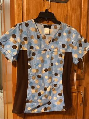 NWT Cherokee Blue Polka Dot V-Neck Scrub Top with Brown Side Panels size small